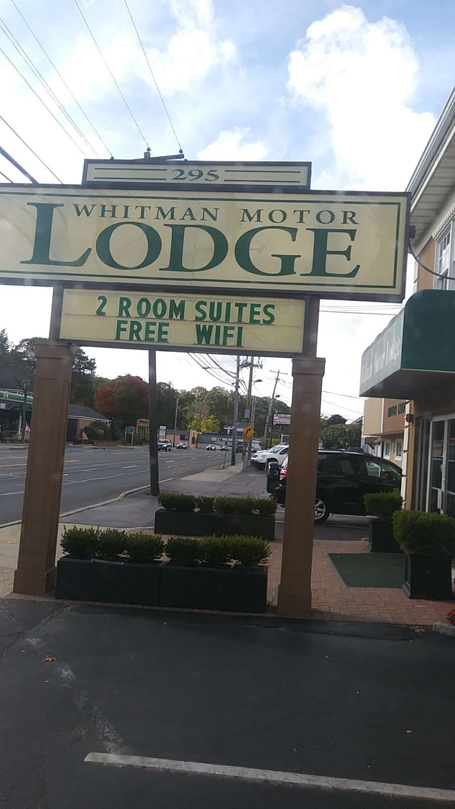 Whitman Motor Lodge | 295 E Jericho Turnpike, Huntington Station, NY 11746, USA | Phone: (631) 271-2800
