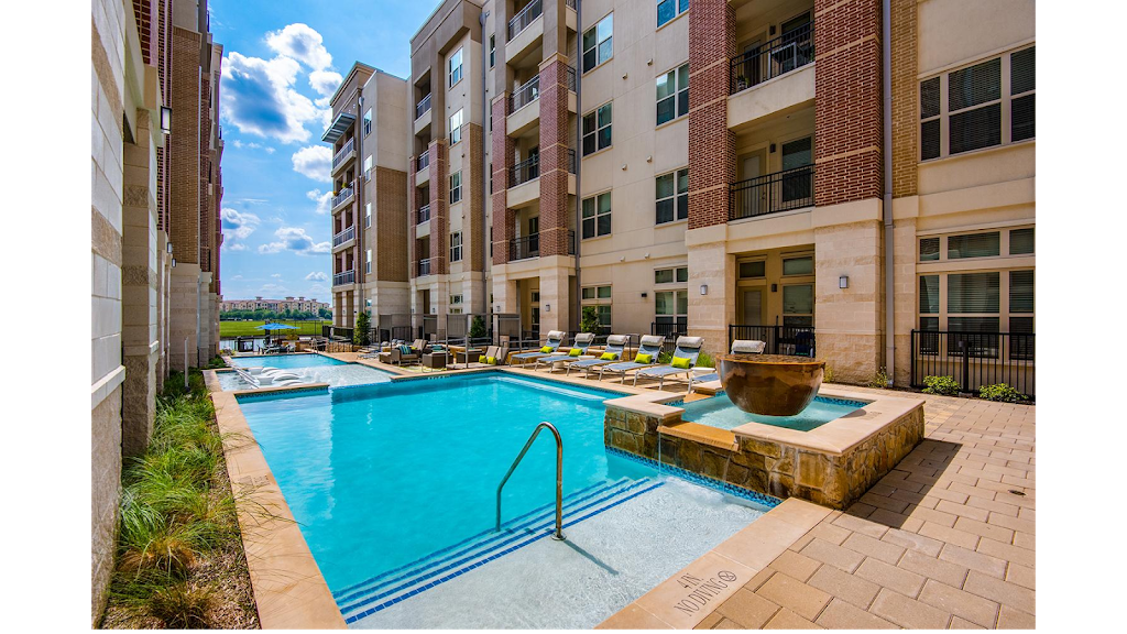 Eastshore on Lake Carolyn Apartments 1100 Lake Carolyn Pkwy, Irving