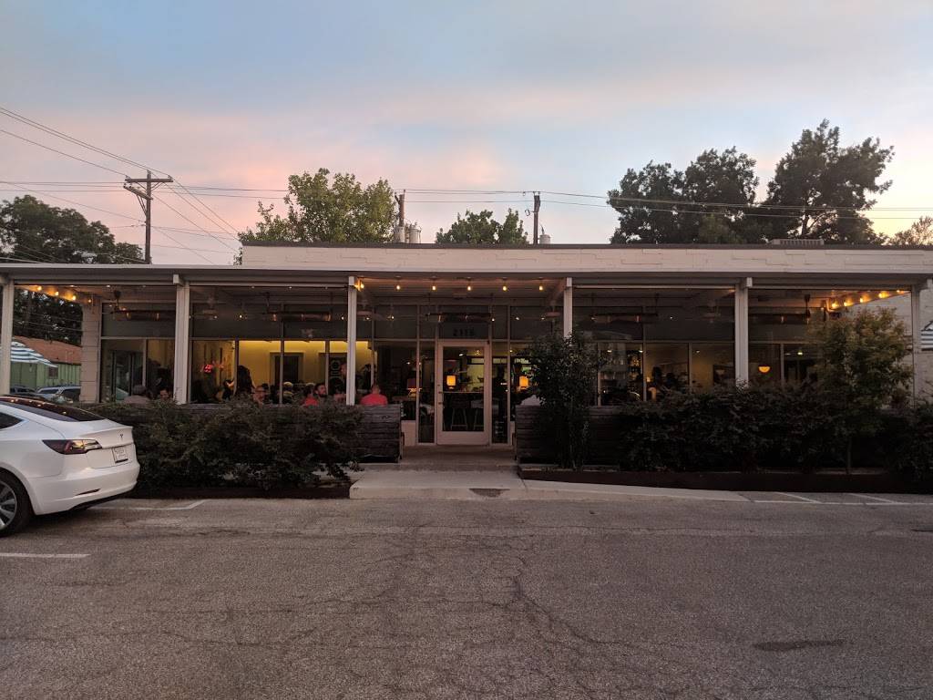 Launderette | 2115 Holly St, Austin, TX 78702, USA | Phone: (512) 382-1599