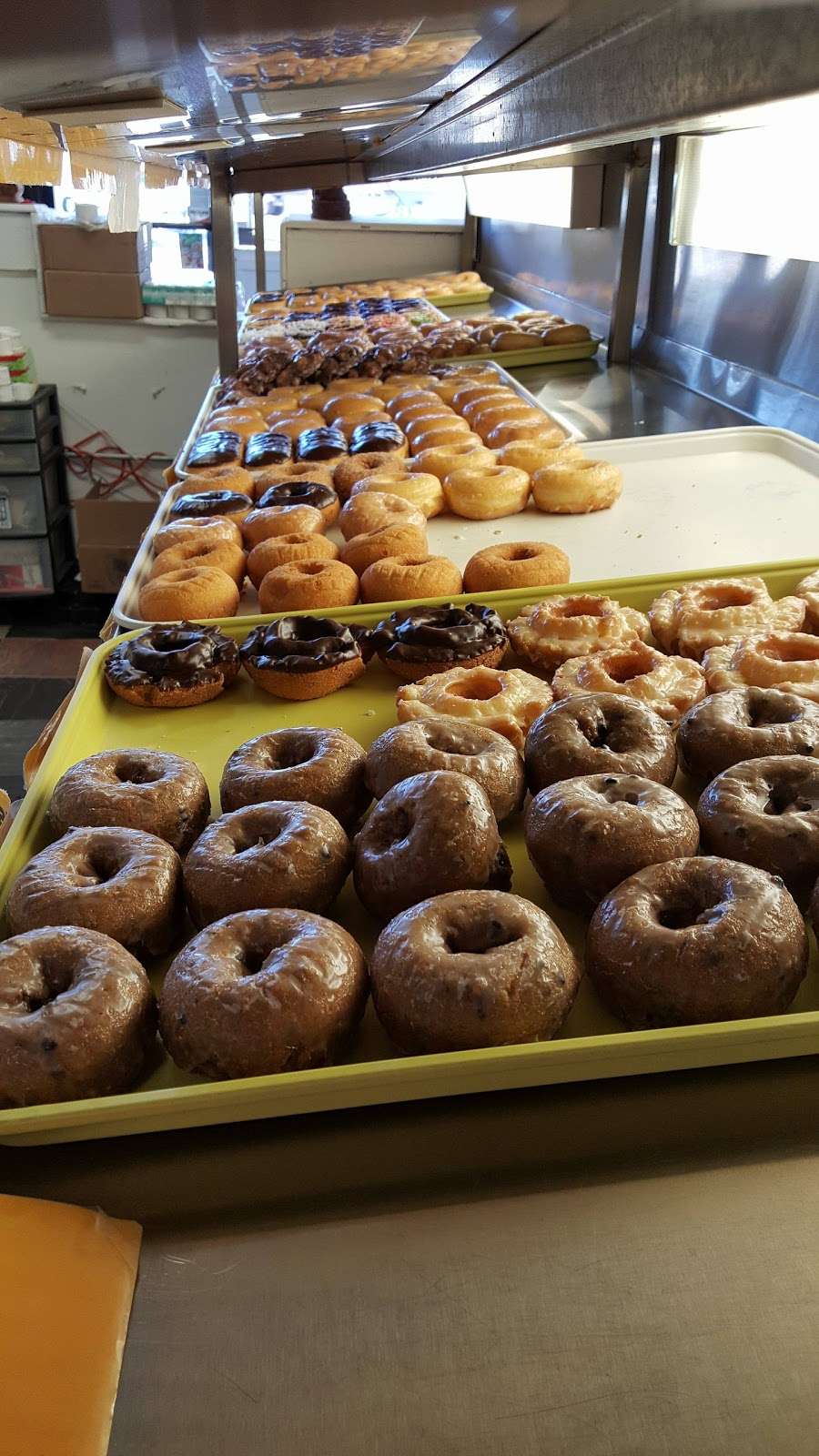 Lanis Donuts | 9224 TX-146, Baytown, TX 77580, USA | Phone: (281) 576-5797