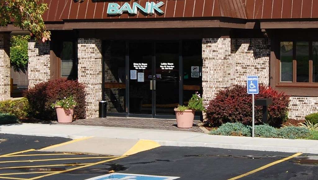 Security Bank of Kansas City - bank  | Photo 4 of 8 | Address: 3400 E Red Bridge Rd, Kansas City, MO 64137, USA | Phone: (913) 281-3165