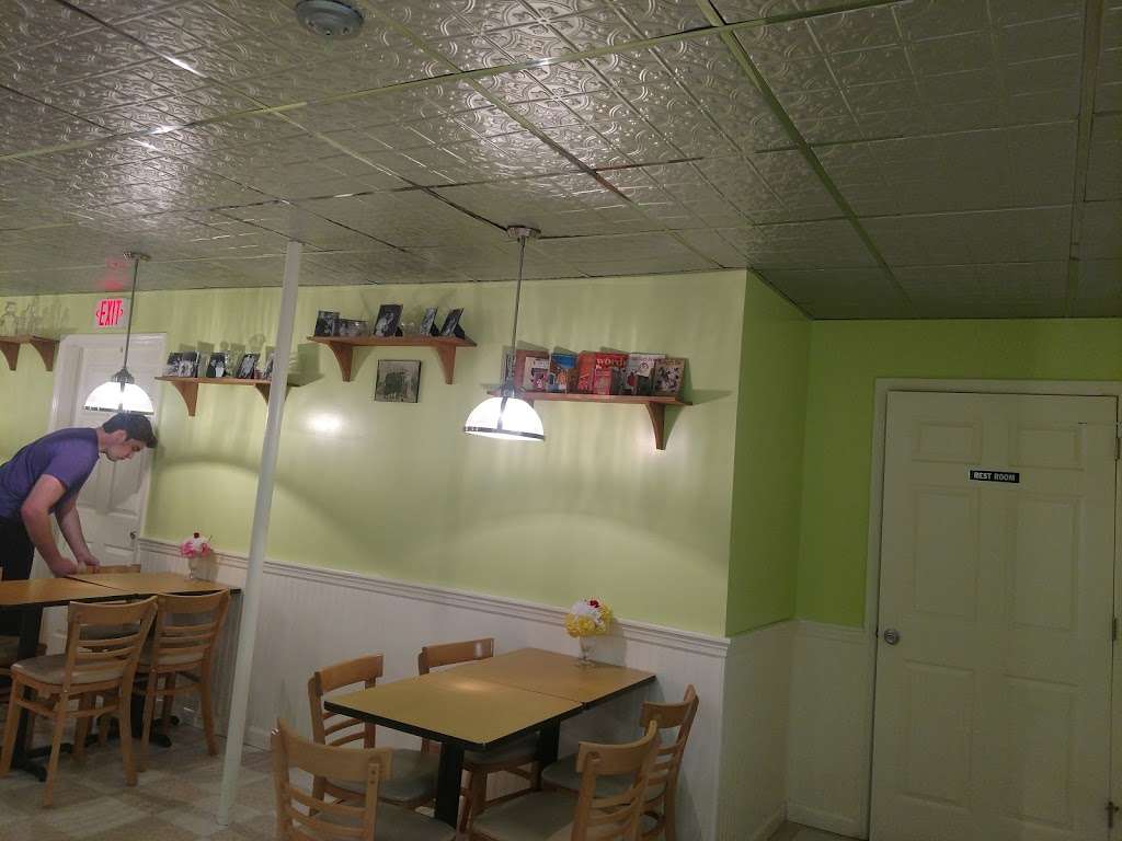 Nana and Poppys Ice cream Parlor | 4310 Park Rd, Sea Isle City, NJ 08243 | Phone: (609) 478-2112