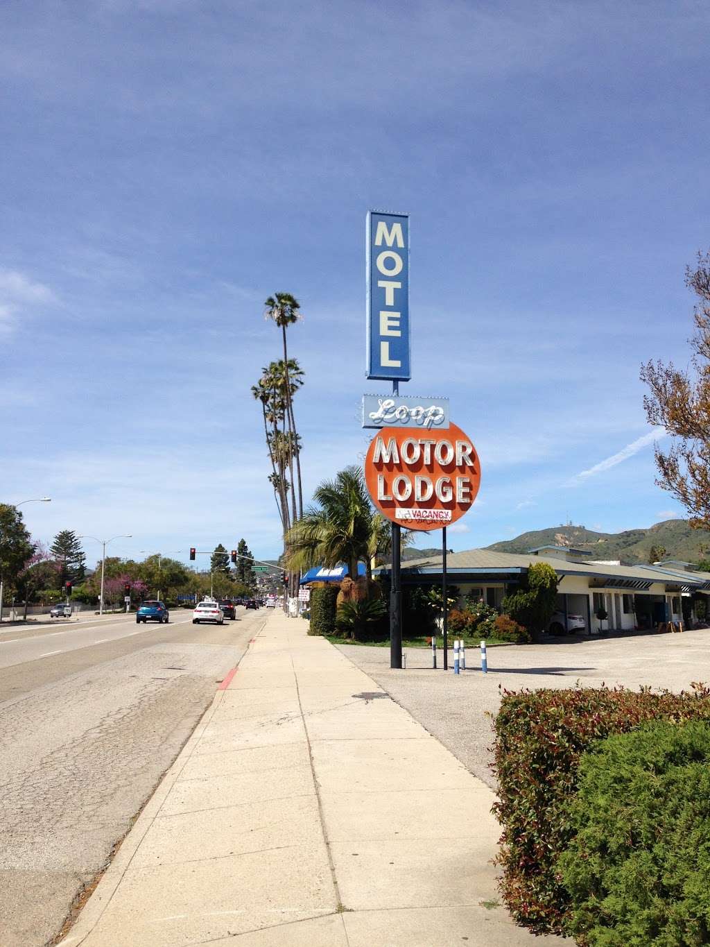 Loop Motor Lodge | 3135 E Main St, Ventura, CA 93003, USA | Phone: (805) 642-8430