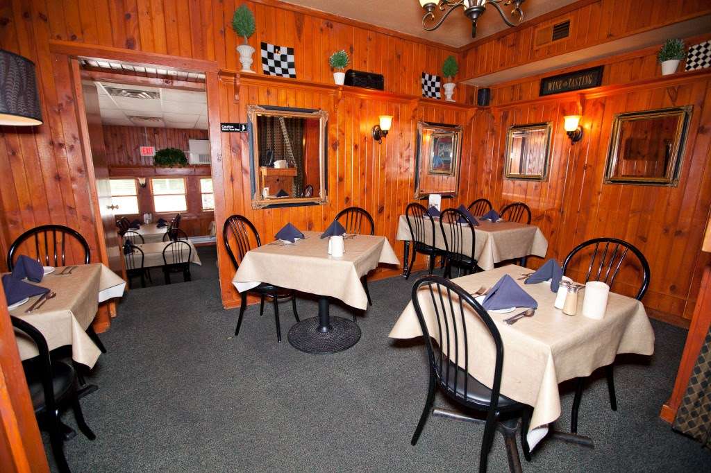 Kurts Steakhouse | 22 West Main St, Delafield, WI 53018 | Phone: (262) 646-3333