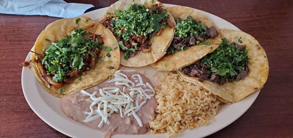 Los Agaves Restaurant | 401 E Walworth Ave, Delavan, WI 53115, USA | Phone: (262) 728-4039