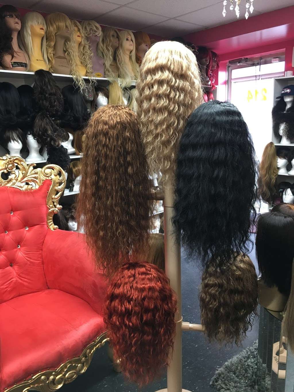 Luxury Wigs Outlet | 934 River Rd, Edgewater, NJ 07020, United States | Phone: (201) 917-5113