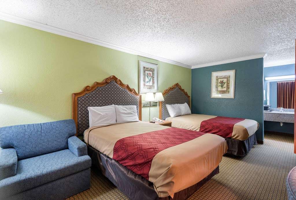 Econo Lodge | 1601 Interstate 45 S, Conroe, TX 77301, USA | Phone: (936) 756-8941