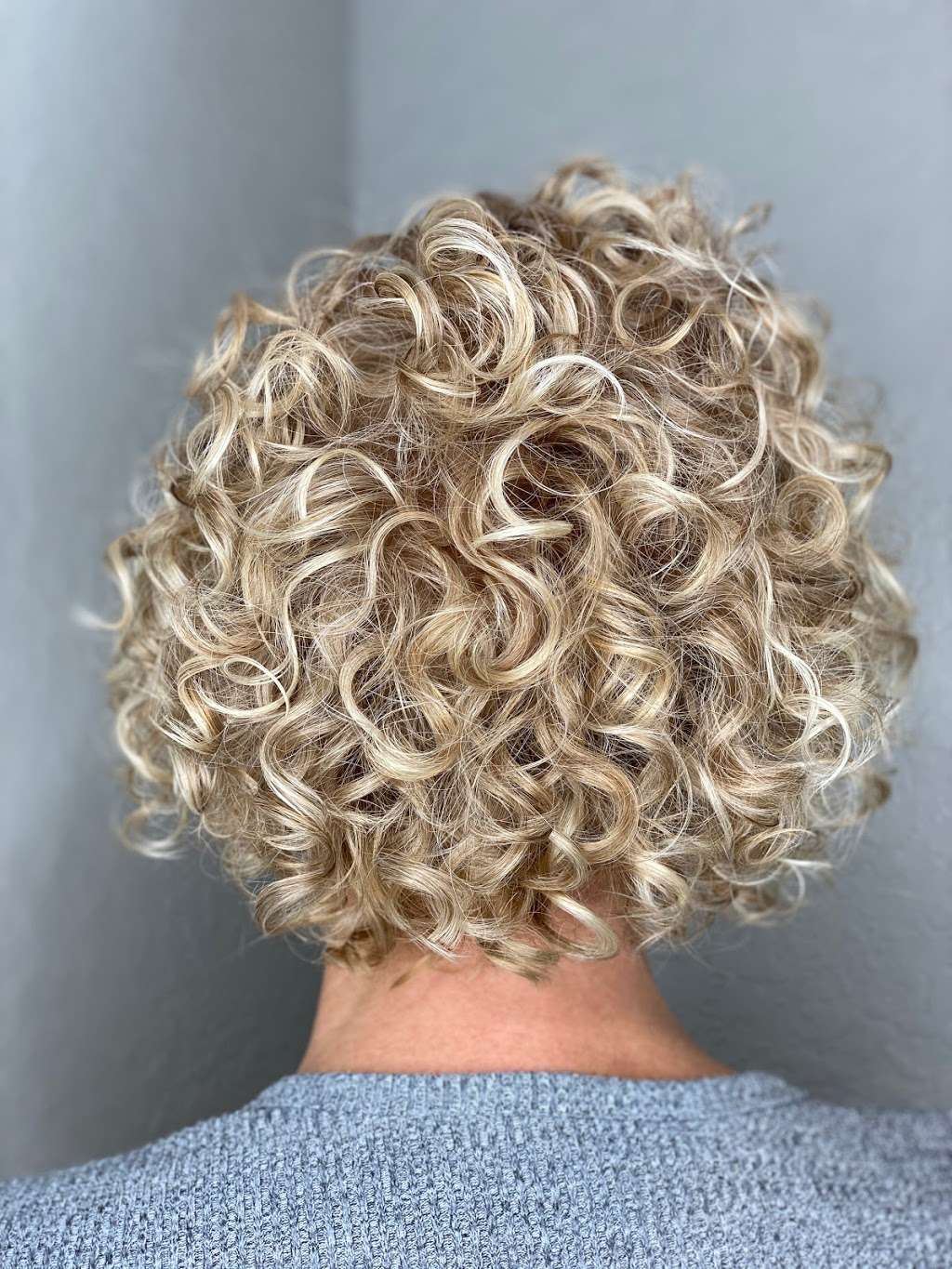 Rosi Curls | 4313 E County Rd 466 suite 104, Oxford, FL 34484, USA | Phone: (347) 606-5237