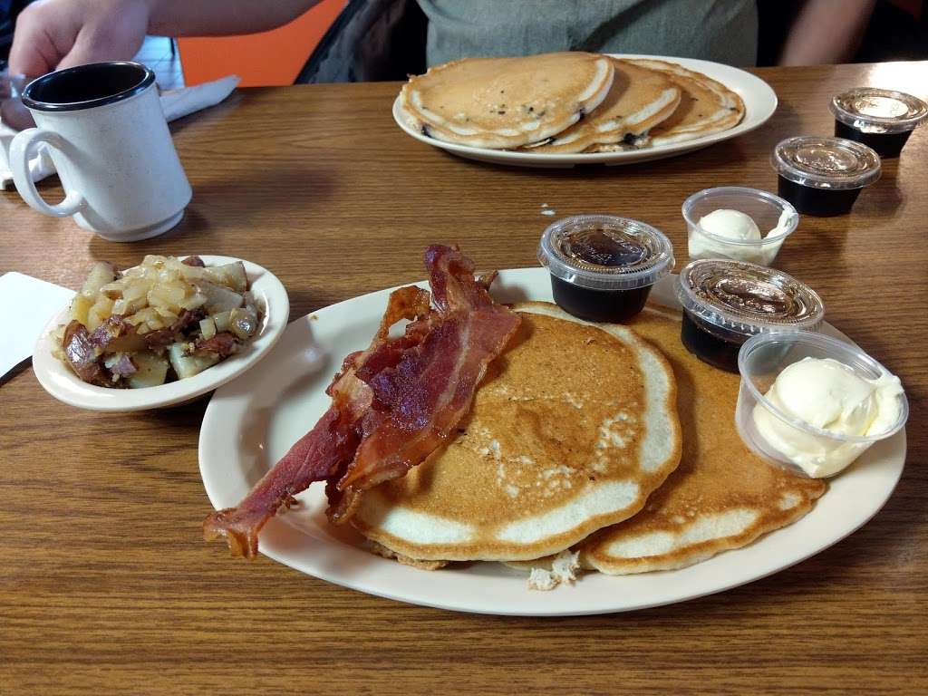 Olde Country Diner | 1426 Winchester Ave, Martinsburg, WV 25405, USA | Phone: (304) 596-2550