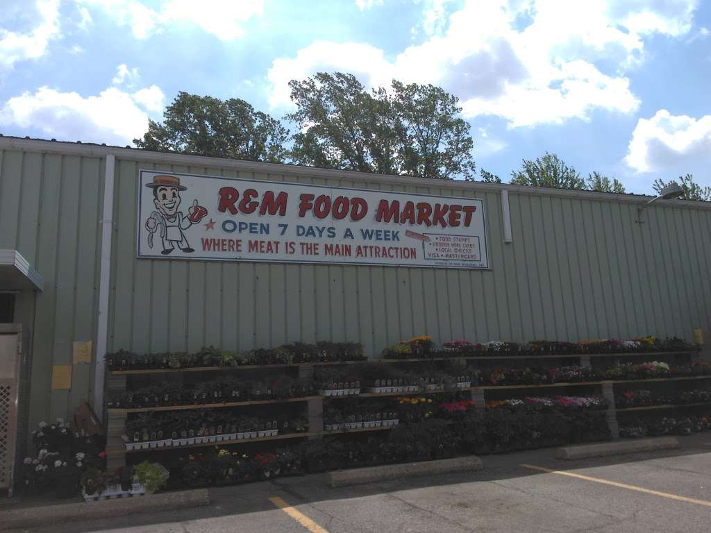 R & M Foods | 701 S Main St, Monticello, IN 47960, USA | Phone: (574) 583-4012