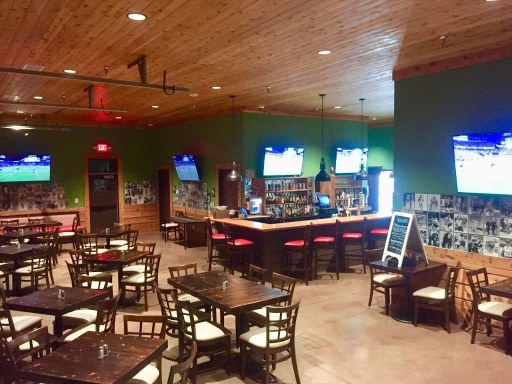 LakeView Grill & Tavern | 9750 Tournament Dr, Matthews, NC 28104 | Phone: (704) 882-7888