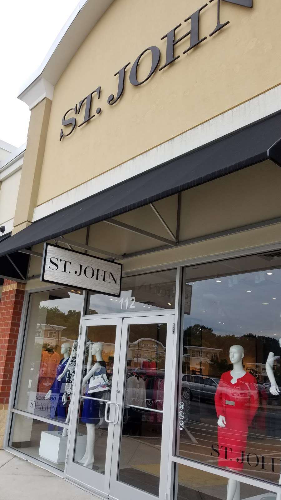 St. John Outlet | 112 Outlet Center Dr #F100, Queenstown, MD 21658, USA | Phone: (410) 827-5600