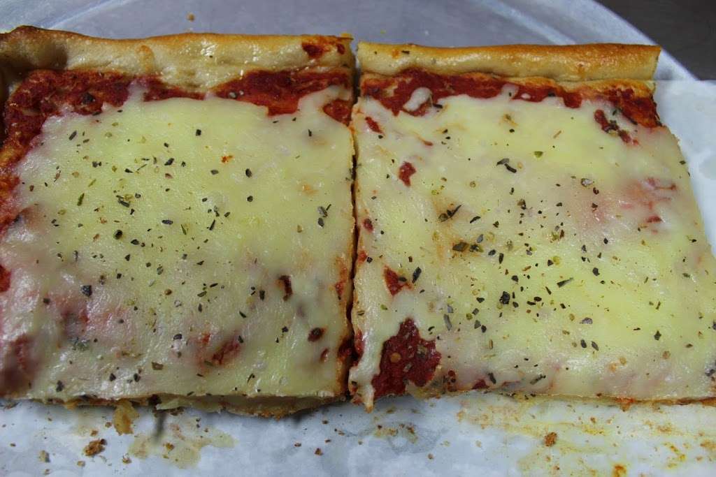 Brooklyn Pizza | 5273 US-9W, Newburgh, NY 12550 | Phone: (845) 568-3311