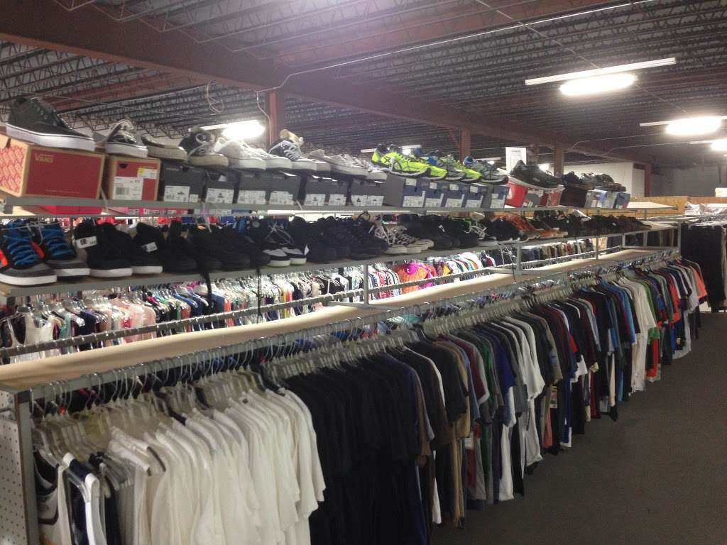 Discount Liquidators | 2817 Berry Rd, Houston, TX 77093, USA | Phone: (832) 301-3980