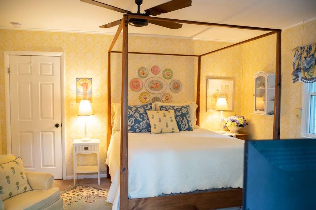 Meadow Gardens B&B | 504 Wilson Rd, Annapolis, MD 21401 | Phone: (410) 224-2729