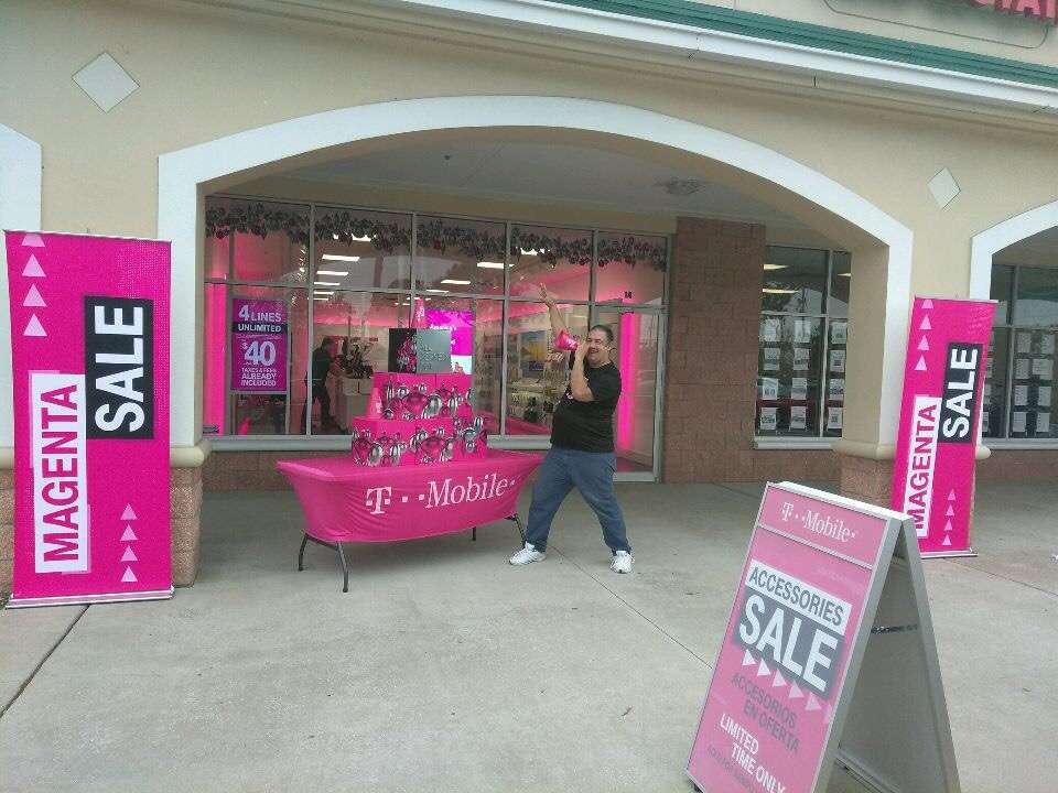 T-Mobile | 17445 US-192 Ste 14, Clermont, FL 34714, USA | Phone: (352) 432-1188