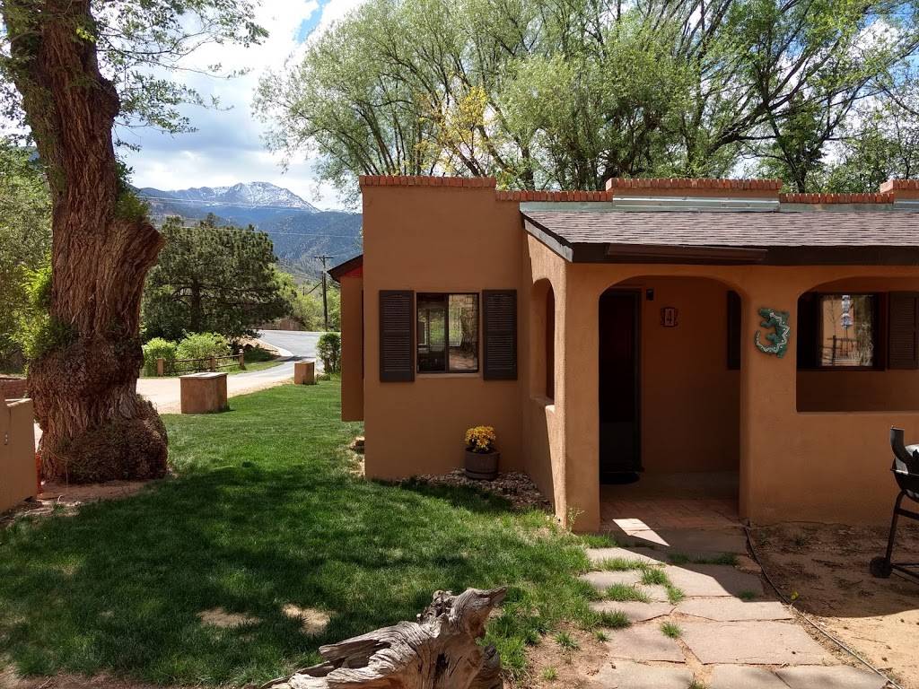 Town-N-Country Cottages | 123 Crystal Park Rd, Manitou Springs, CO 80829, USA | Phone: (719) 685-5427