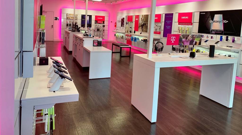 T-Mobile | 1650 Bryan Station Rd Ste 118, Lexington, KY 40505, USA | Phone: (859) 368-9953