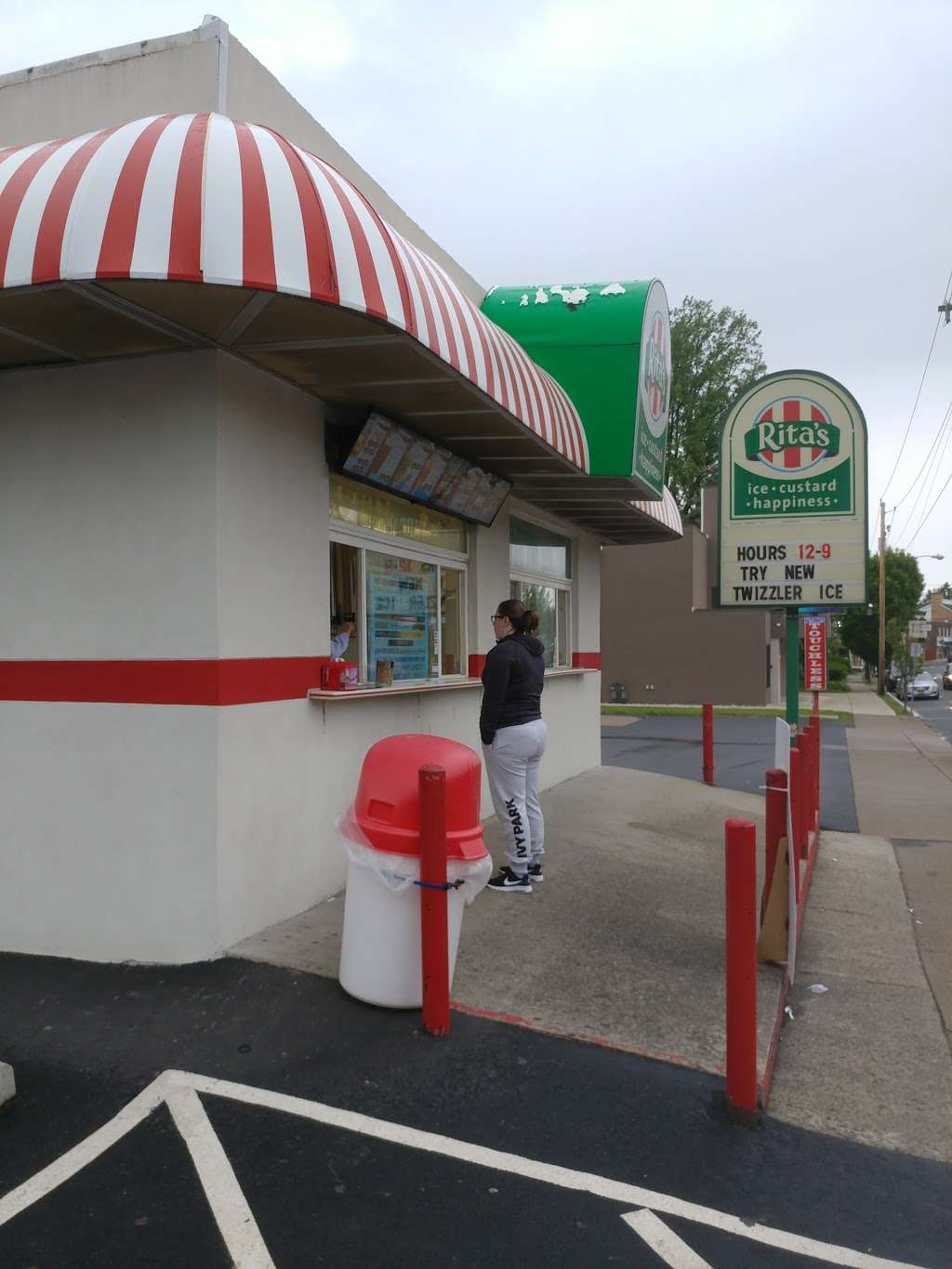 Ritas Italian Ice & Frozen Custard | 1130 Main St, Hellertown, PA 18055, USA | Phone: (610) 838-2000