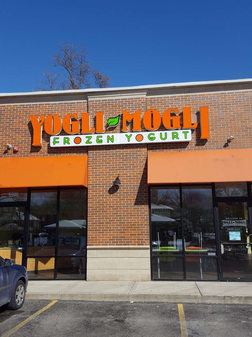 Yogli Mogli Frozen Yogurt 8200 W Oakton St Niles Il 60714 Usa - cook county il roblox