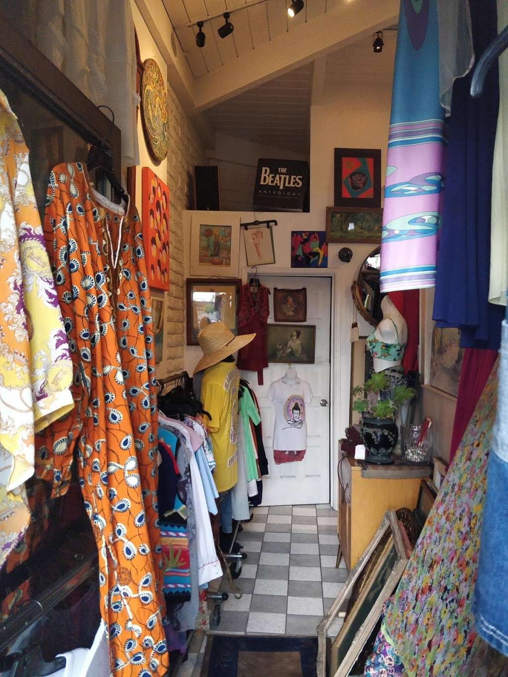 Cherry Moon Boutique | 652 S Coast Hwy, Laguna Beach, CA 92651, USA | Phone: (949) 338-2974