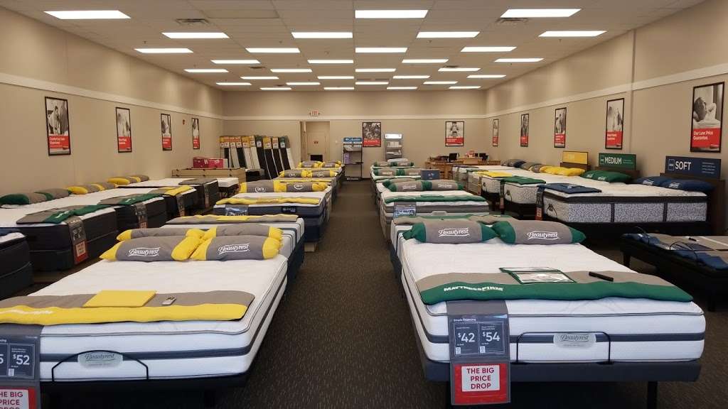 Mattress Firm Highland Commons | 7 Highland Commons E Ste 100, Hudson, MA 01749, USA | Phone: (978) 415-4155