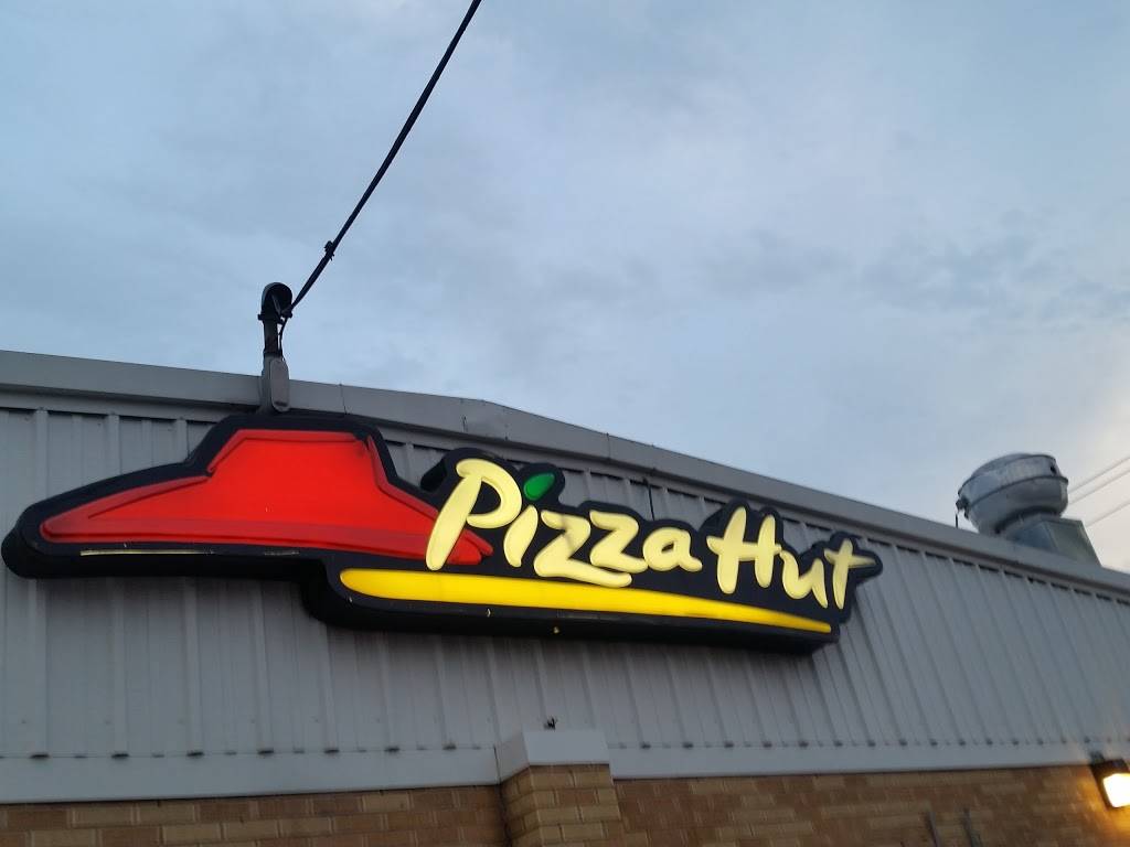 Pizza Hut | 2335 W Shady Grove Rd, Irving, TX 75060, USA | Phone: (972) 399-1616