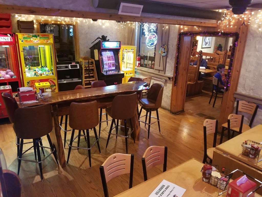 JJ Twigs Pizza & Pub | 150 S Northwest Hwy, Palatine, IL 60074 | Phone: (847) 358-1400