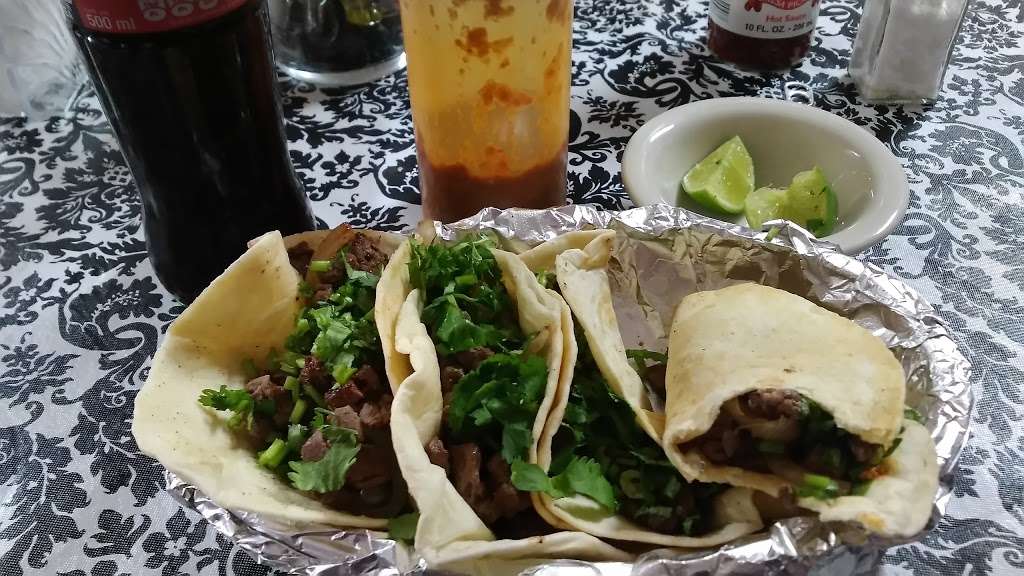 Burritos y Tacos El Patron | 2224 E Airport Fwy, Irving, TX 75062, USA | Phone: (214) 460-9837