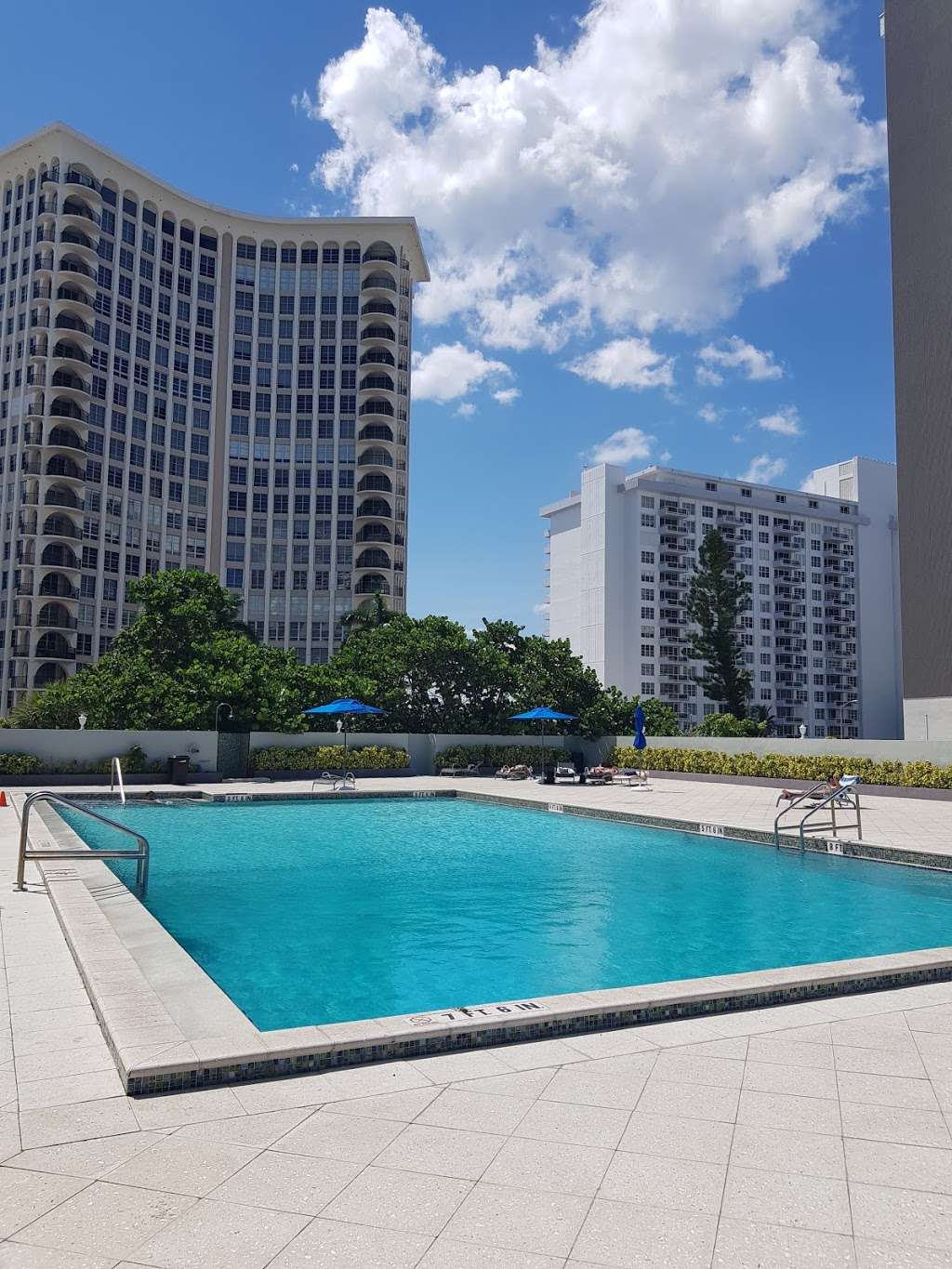 Ocean Pavilion Condominium | 5601 Collins Ave, Miami Beach, FL 33140, USA | Phone: (305) 865-6511