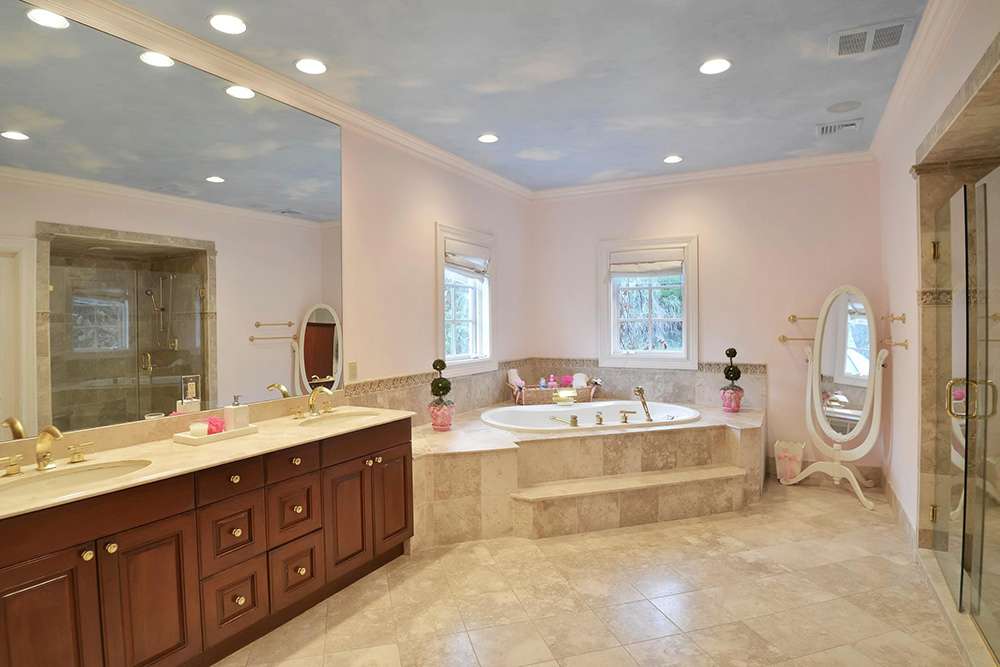 Vanity Fair Baths | 215 Voice Rd, Carle Place, NY 11514, USA | Phone: (516) 771-4900