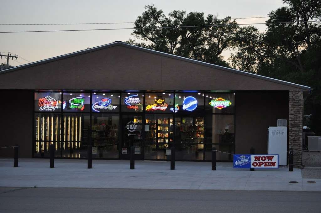 Gray Discount Liquor | 616 6th St, Osawatomie, KS 66064, USA | Phone: (913) 256-2100