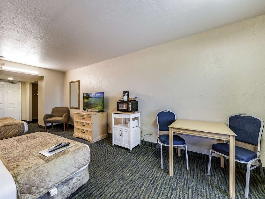 Beachside Hotel | 3309 S Atlantic Ave, Daytona Beach, FL 32118, USA | Phone: (386) 256-4719