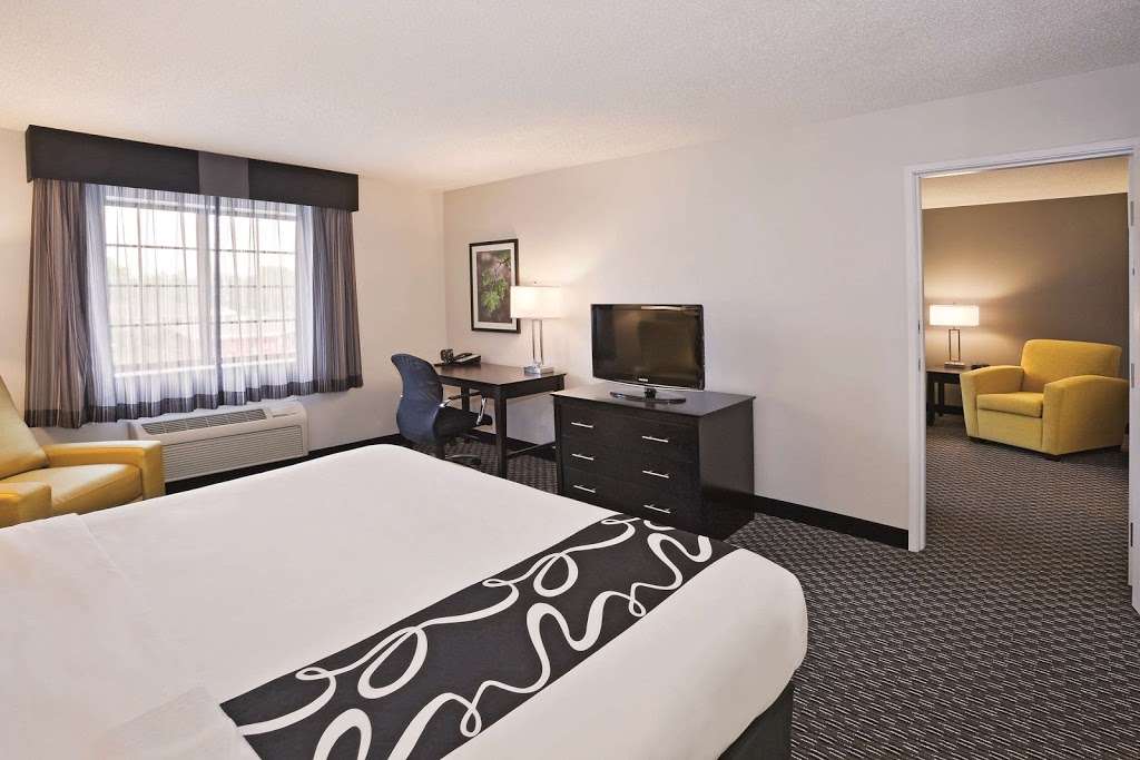 La Quinta Inn & Suites Fort Lauderdale Tamarac | 5070 FL-7, Fort Lauderdale, FL 33319, USA | Phone: (954) 484-6909