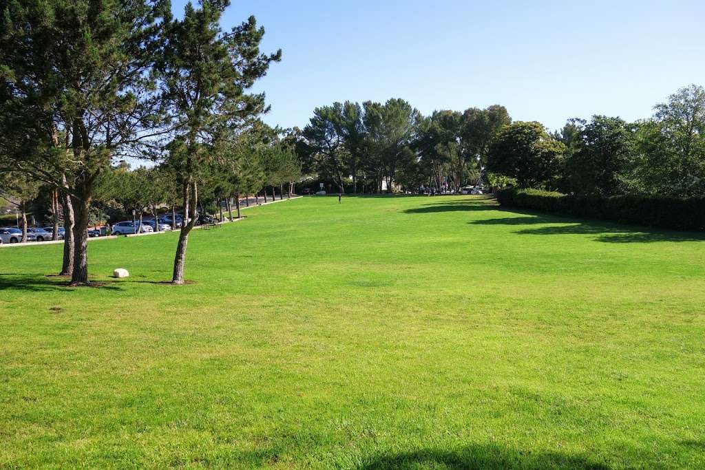 Del Cerro Park | 2 Park Pl, Rancho Palos Verdes, CA 90275 | Phone: (310) 544-5260