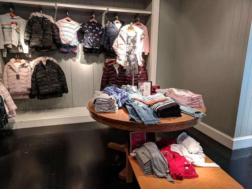 abercrombie kids | 400 Commons Way #253, Bridgewater, NJ 08807, USA | Phone: (908) 725-0203