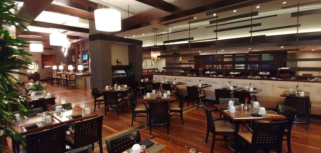 1600 Bar + Grille | 1600 Lamar St, Houston, TX 77010, USA | Phone: (713) 577-6115