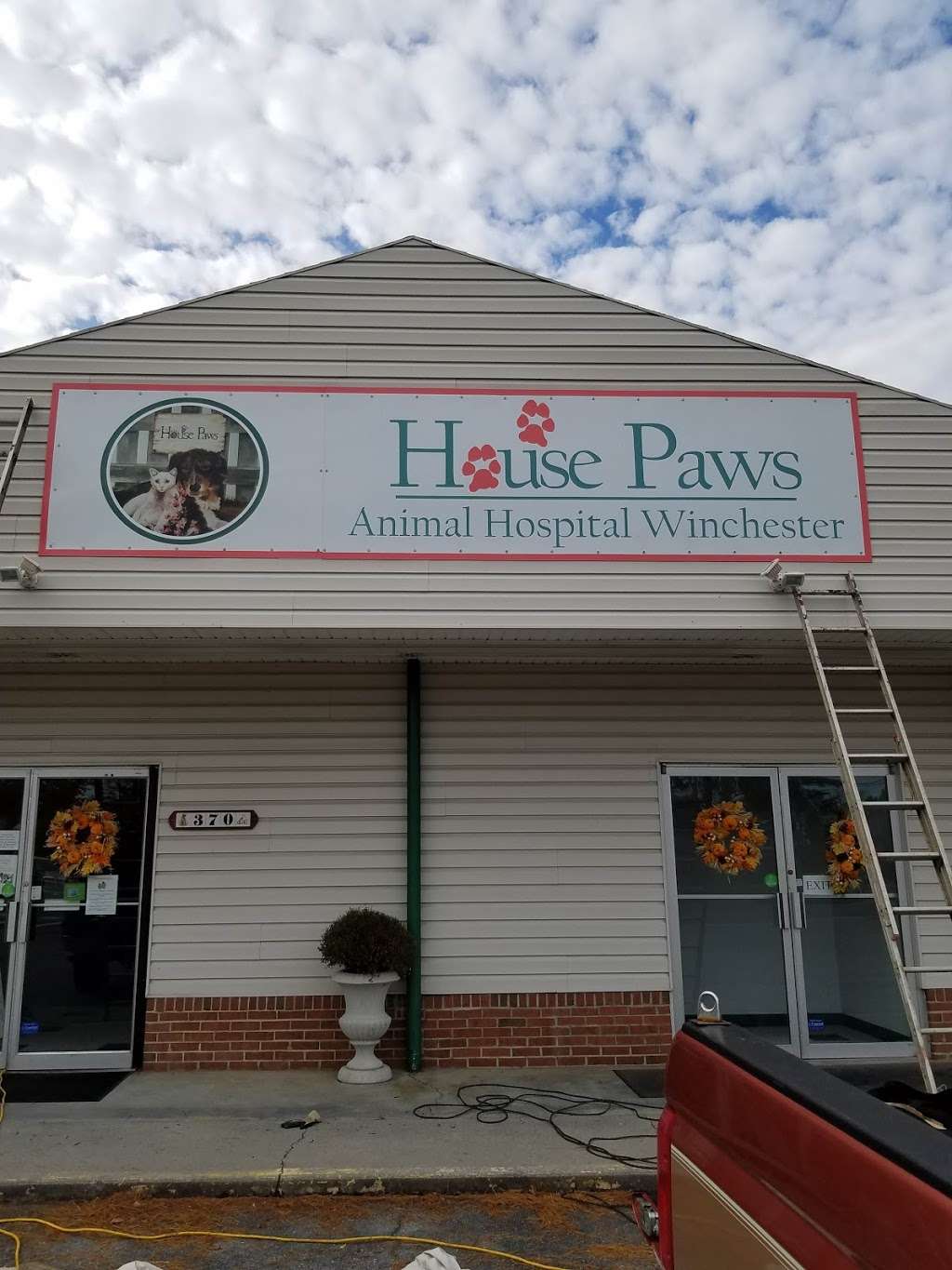 House Paws Animal Hospital Winchester | 370 Battle Ave, Winchester, VA 22601, USA | Phone: (540) 686-1135
