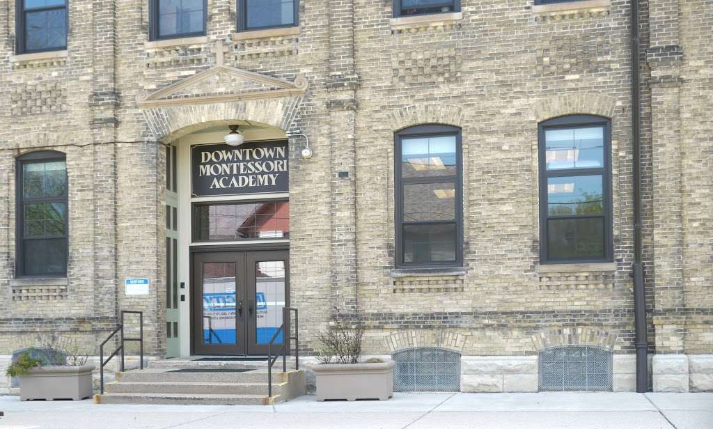 Downtown Montessori Academy | 2507 S Graham St, Milwaukee, WI 53207, USA | Phone: (414) 744-6005