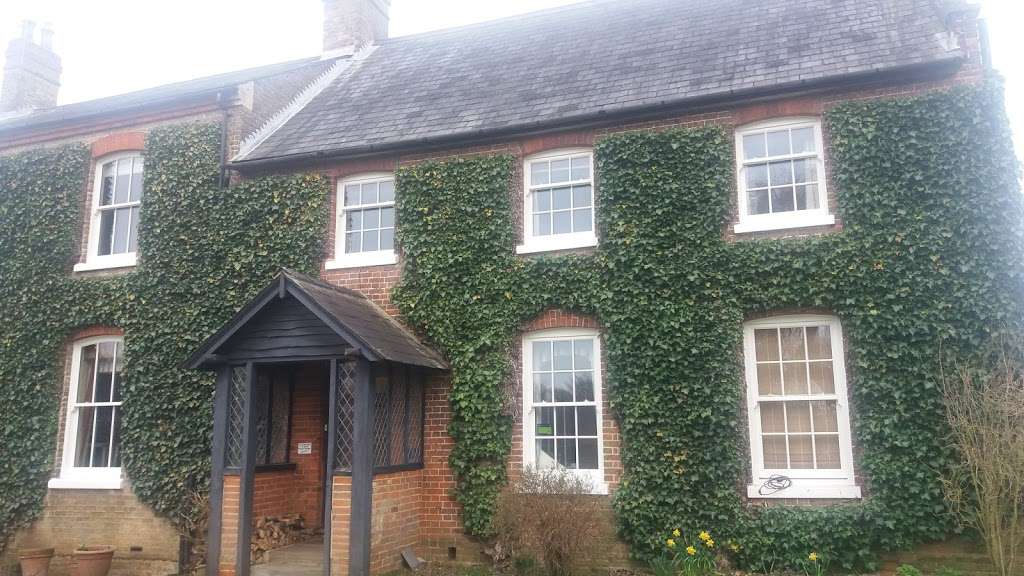 Friars Farm Bed & Breakfast | Friars Farm, Friars Lane, Hatfield Heath, Bishops Stortford, Chelmsford CM22 7AP, UK | Phone: 01279 730244