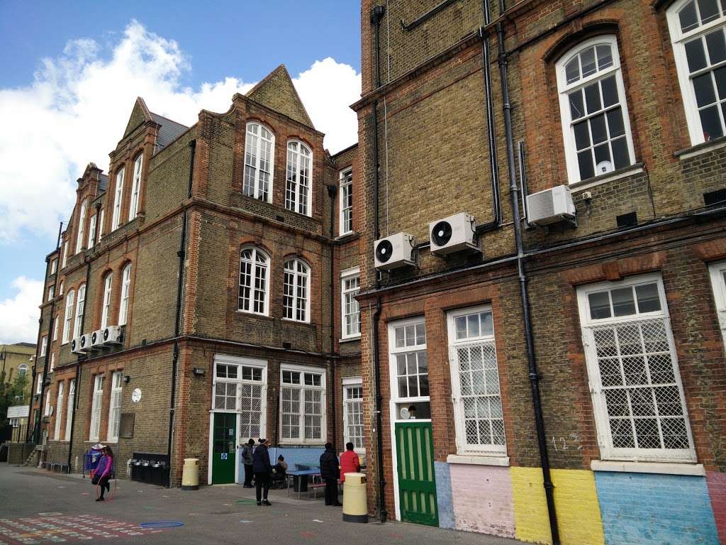 Angel Oak Academy | Burcher Gale Grove, London SE15 6FL, UK | Phone: 020 7703 3125