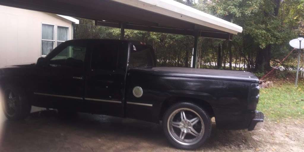 Guardado's Tire Shop in 1107 N 1st St, Conroe, TX 77301, USA