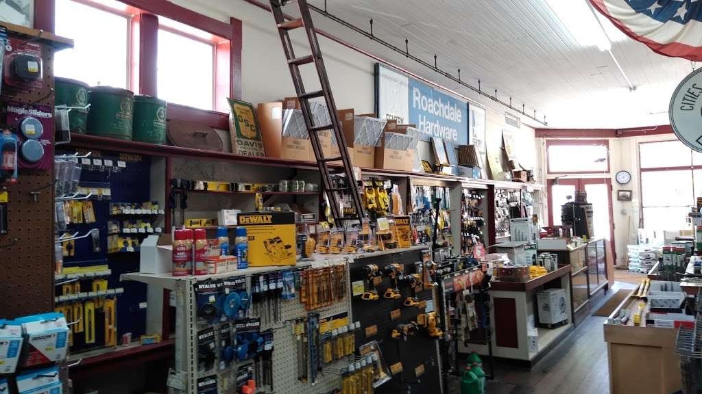 Roachdale Hardware | 101 E Washington St, Roachdale, IN 46172, USA | Phone: (765) 522-1751