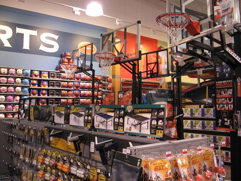 DICKS Sporting Goods | 398 Retail Commons Pkwy, Martinsburg, WV 25403, USA | Phone: (304) 263-1225