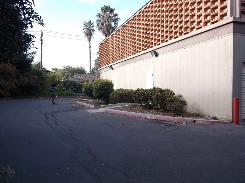 Grape Avenue Self Storage | 690 Grape Ave, Sunnyvale, CA 94087, USA | Phone: (408) 763-8932