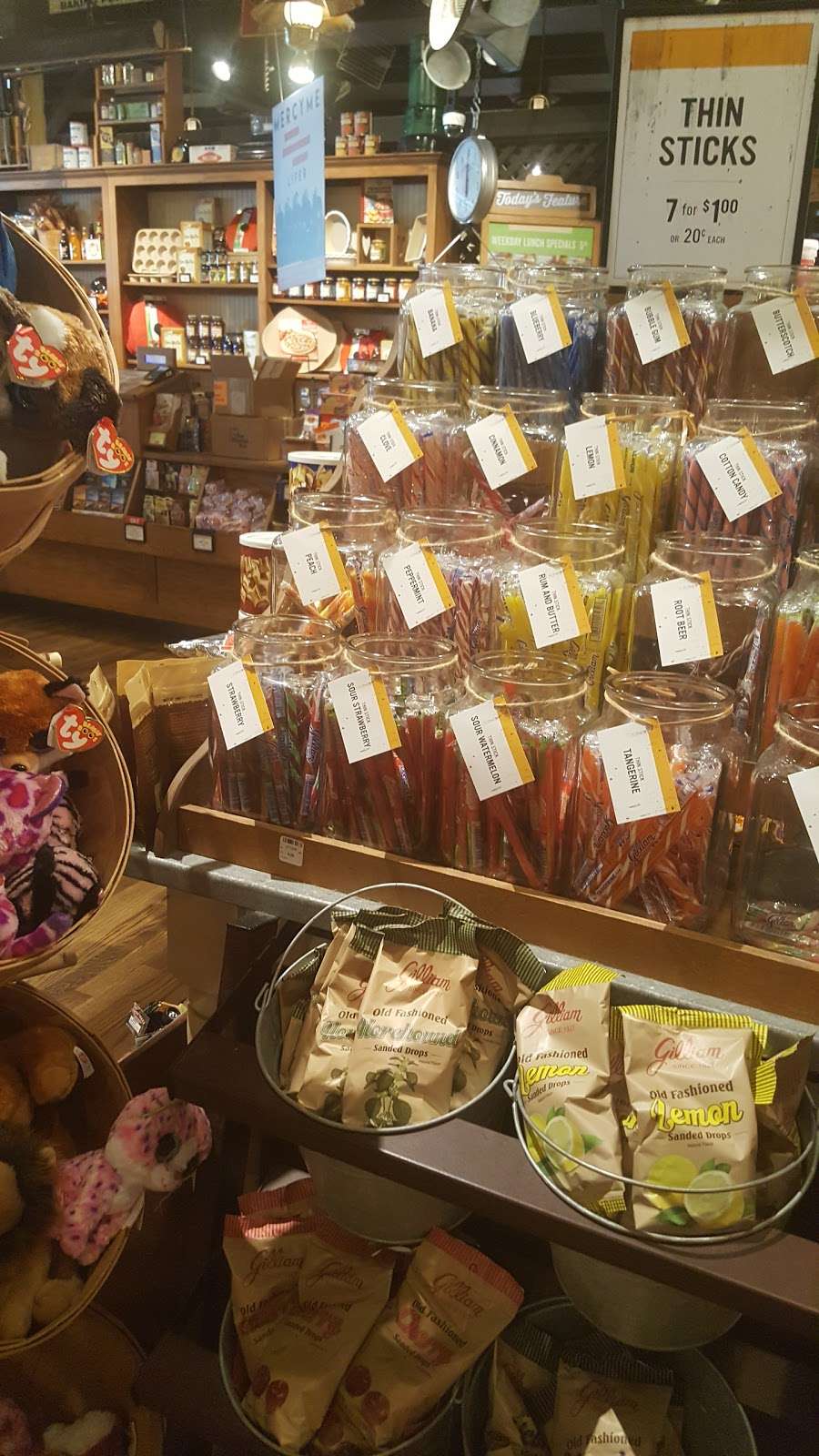 Cracker Barrel Old Country Store | 9450 US-441, Leesburg, FL 34788, USA | Phone: (352) 315-8447