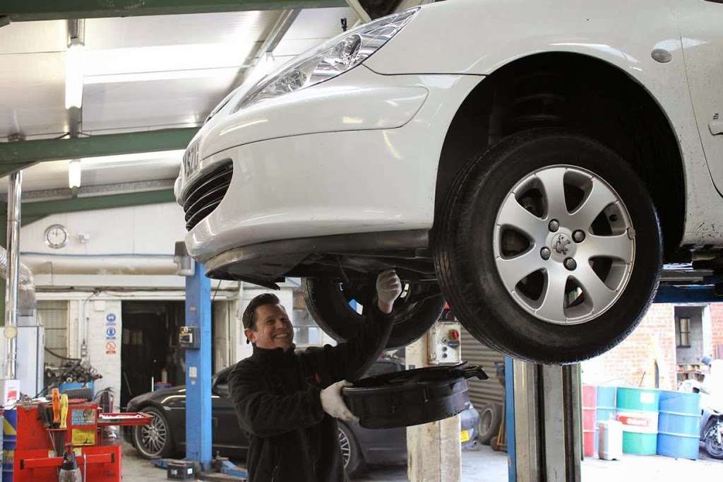 Gatwick MOT | Rusper Rd, Crawley RH11 0LQ, UK | Phone: 01293 871430