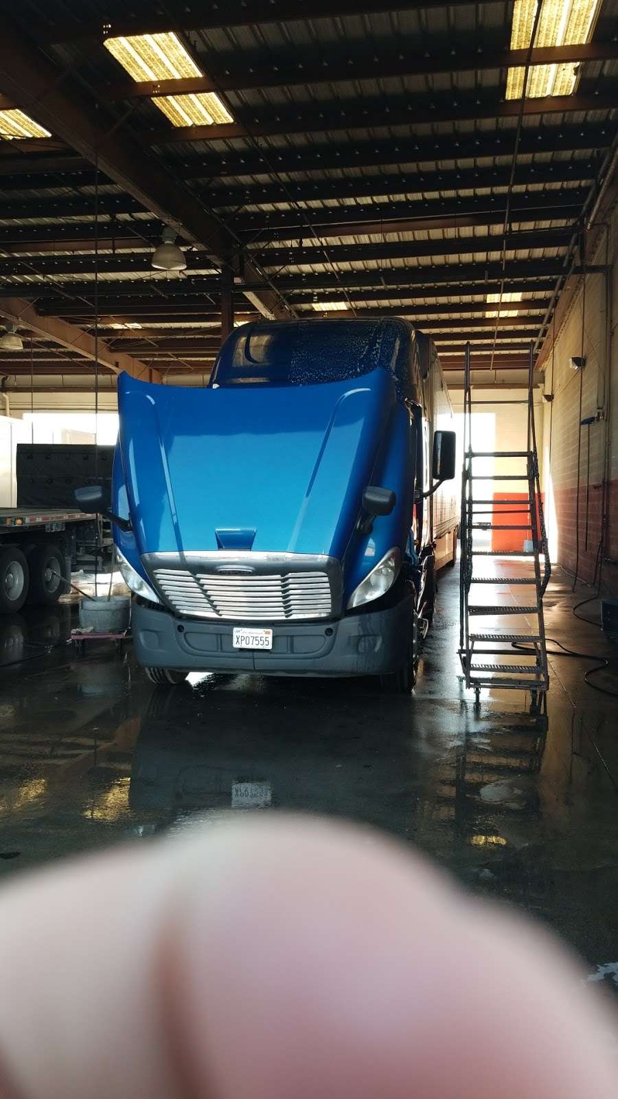 Today Truck Wash | 2970 Lenwood Rd, Barstow, CA 92311, USA | Phone: (760) 253-7424