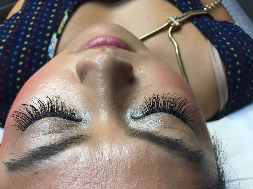 Concepcion’s Lashes | 62 Orland Square Dr #100, Orland Park, IL 60462, USA | Phone: (630) 336-7166