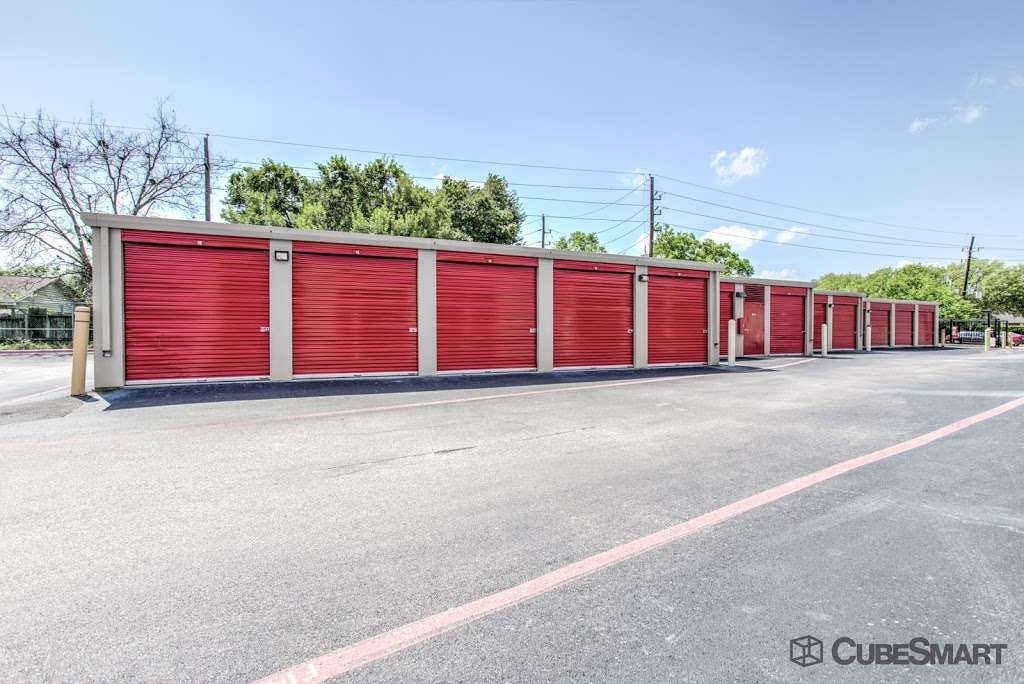 CubeSmart Self Storage | 15707 Bellaire Blvd, Houston, TX 77083, USA | Phone: (281) 561-6232